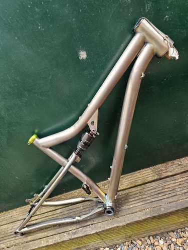 Travers titan full suspension - travers,